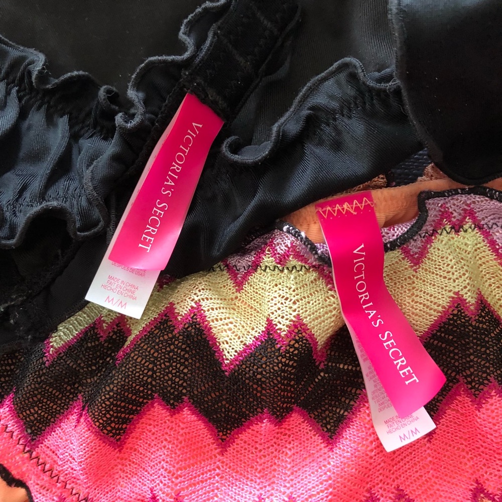 Victoria Secret Ruffle Bikini - Picture 3 of 4